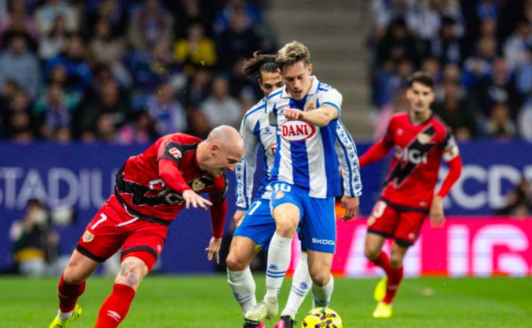 Espanyol 1-0 Rayo Vallecano: "Un penalti dudoso deja a los franjirrojos de vació" 1 Espanyol Rayo Isi