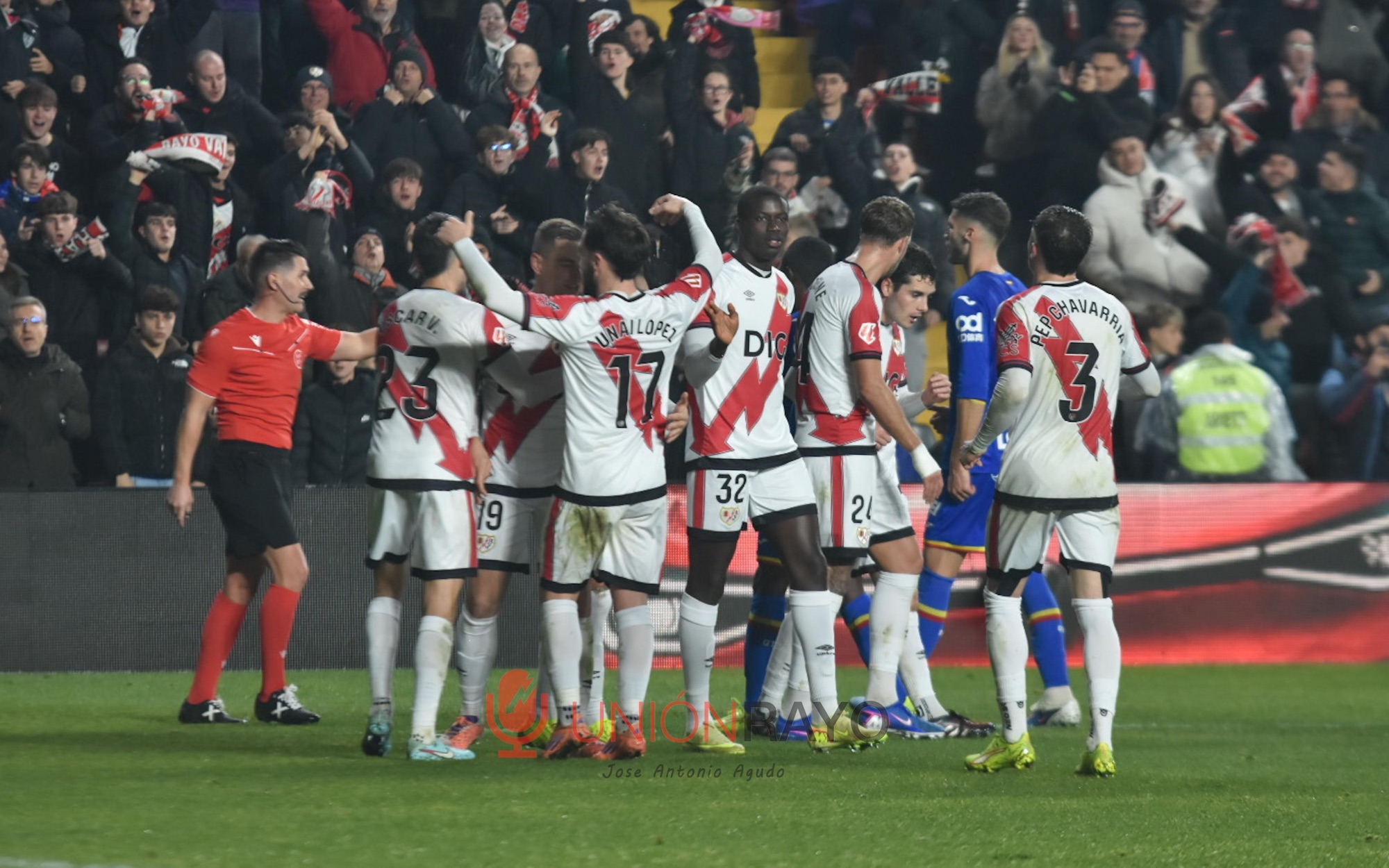 1b7d7236 0a69 4b00 a77f f76774b34df5