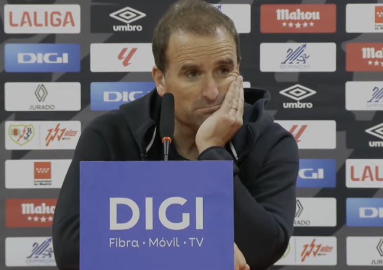 Arrasate, tras la derrota ante el Rayo: "Hoy a las ocho de la tarde no se va a pitar ese penalti, lo sabemos aquí y en Arabia" 1 Arrasate rueda de prensa rayo