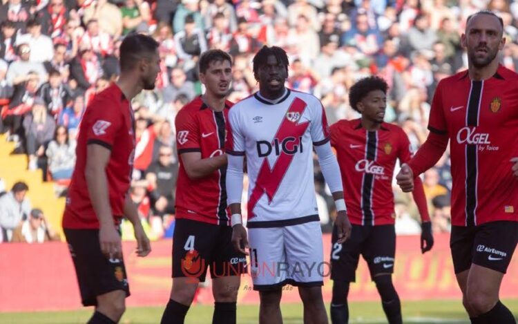 El Alavés pregunta al Rayo por la situación de Randy Nteka 1 Nteka convocado futuro en el aire Rayo