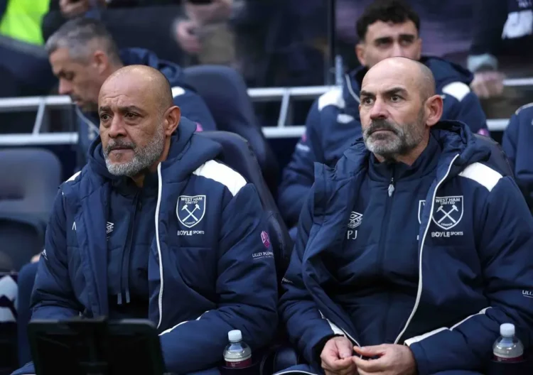 Paco Jémez frena la racha del Manchester United