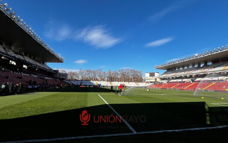 cesped Estadio de Vallecas