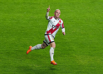 MADRID, SPAIN - NOVEMBER 06: Isi Palazon of Rayo Vallecano celebrates scoring his team's first goal during the UEFA Conference League 2025/26 League Phase MD3 match between Rayo Vallecano de Madrid and KKS Lech Poznan at Estadio Vallecas on November 06, 2025 in Madrid, Spain. (Photo by Angel Martinez - UEFA/UEFA via Getty Images)