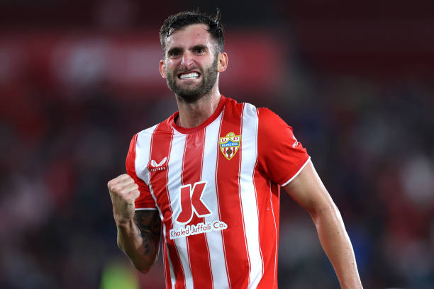 ALMERIA, SPAIN - NOVEMBER 09: Leo Baptistao of UD Almeria celebrates after scoring their team's first goal during the LaLiga Santander match between UD Almeria and Getafe CF at Juegos Mediterraneos on November 09, 2022 in Almeria, Spain. (Photo by Clive Brunskill/Getty Images)