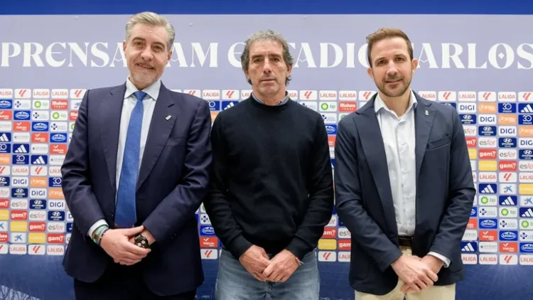 Martín Peláez, Guillermo Almada y Agustín Lleida Real Oviedo