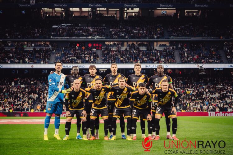 Once del Rayo Vallecano ante el AEK en la vuelta de los cuartos de la Conference League 1 Rayo once