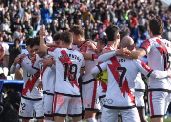 Marzo mes rojo calendario rayo