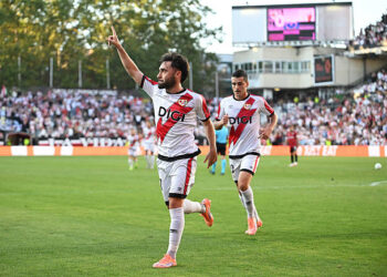 MADRID, SPAIN - OCTOBER 02: Unai Lopez of Rayo Vallecano celebrates scoring his team's first goal during the UEFA Conference League 2025/26 League Phase MD1 match between Rayo Vallecano de Madrid and KF Shkendija at Estadio Vallecas on October 02, 2025 in Madrid, Spain. (Photo by Denis Doyle/Getty Images)
