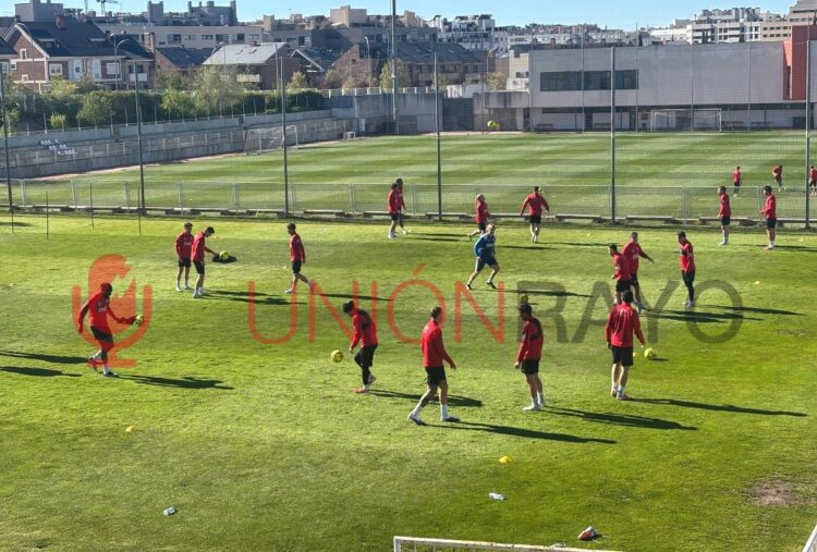 Ilias Akhomach ya entrena con el resto de la plantilla del Rayo