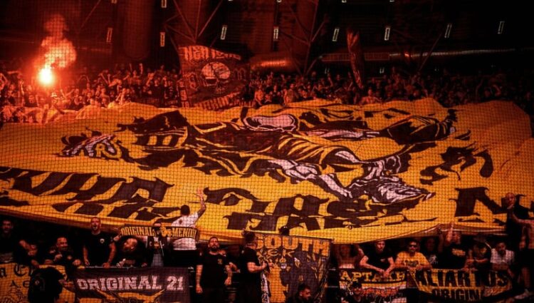 AEK Atenas aficionados