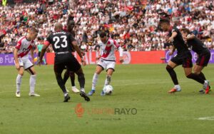 El Rayo Vallecano buscará vencer al Sevilla a domicilio por tercera vez en su historia 2 IMG 9220