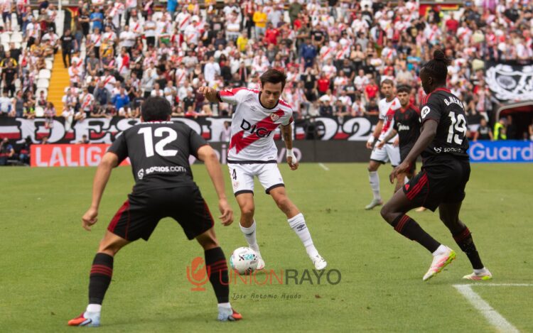 El Rayo Vallecano buscará vencer al Sevilla a domicilio por tercera vez en su historia 1 Rayo