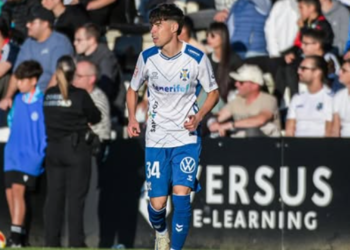 Juan Ybarra debuta Tenrife. Vía Instagram: @juanybarra.10