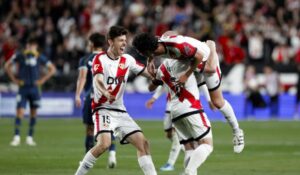 Foto de LaLiga de Vallecas celebrando el gol