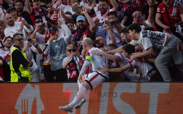 Más 1.500 aficionados del Rayo Vallecano ponen rumbo a Atenas 1 aficionados Rayo Isi