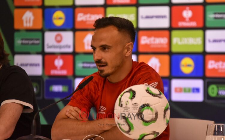 Álvaro García en la previa ante el Crystal Palace: “En ningún momento pensé que iba a jugar una final europea” 1 5b331141 348f 4b8f a722 7b07c72c876d