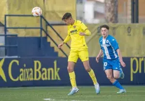 Dani Requena, nuevo nombre en la agenda del Rayo Vallecano 2 Dani Requena, con la elástica amarilla, en un partido ante el Deportivo de la Coruña. (ABC)