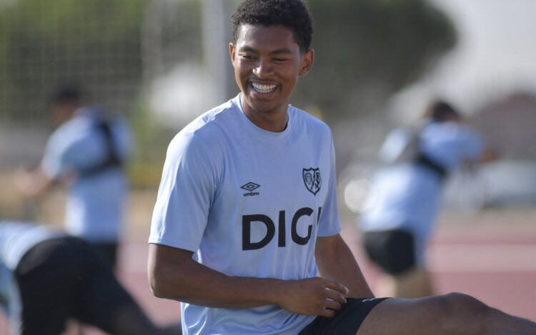 El Rayo Vallecano estrena nueva ropa de entrenamiento en el inicio de la pretemporada 1 Screenshot