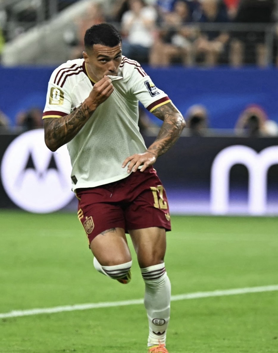 Pedro Porro: de Don Benito, pasando por Vallecas, hasta tocar la gloria con España 3 Pedro Porro celebrando el gol ante Francia. Vía: @pedroporro29_