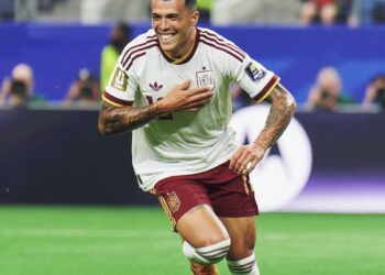 Pedro Porro celebrando el gol ante Francia. Vía: @pedroporro29_