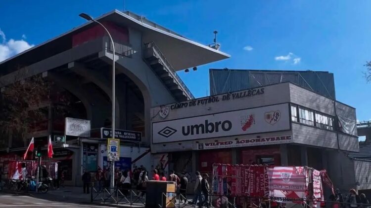 El barrio, perjudicado por el cierre del estadio de Vallecas para Beñat 1 img 7238