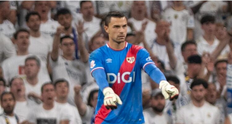 Audero le gana la partida a Cárdenas en la portería del Rayo 1 Emil Audero