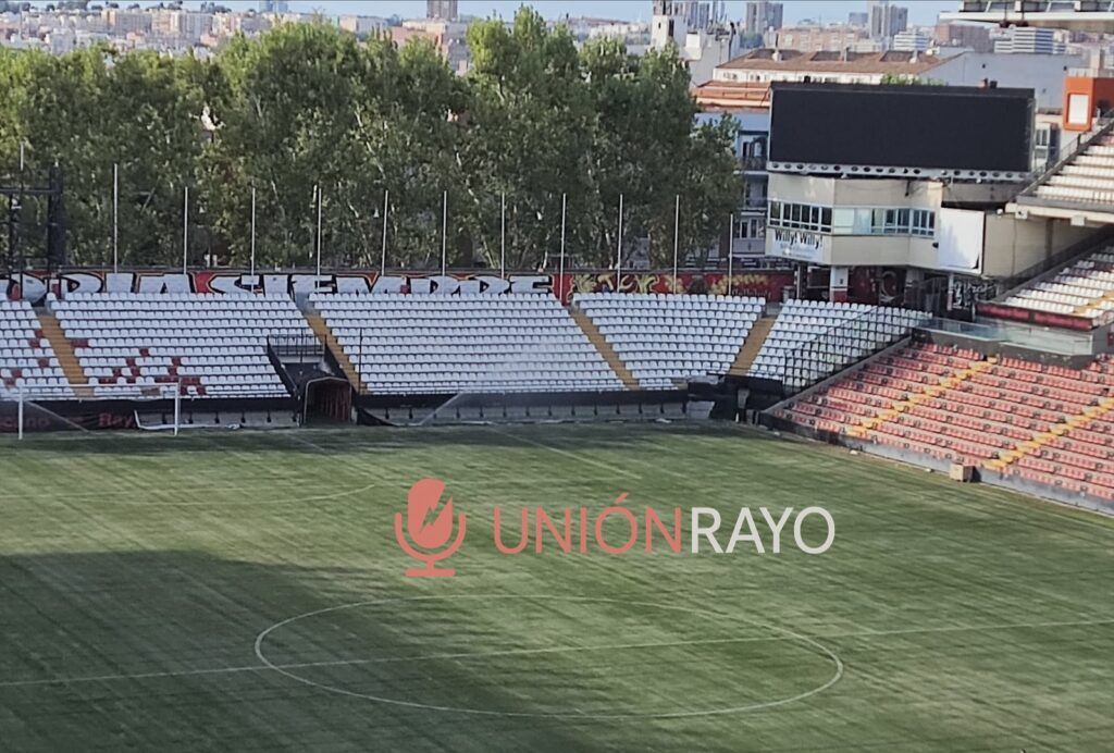El Rayo comienza el cambio del césped de Vallecas a invierno 3 ezy watermark 18 09 2026 05 57 35 4880p. m