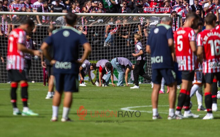 Los recogepelotas de la cantera del Rayo, protagonistas en la suspensión ante el Athletic 1 1bcd098f 8026 4221 b690 88bdd4b3dd6e