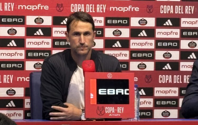 Beñat San José, tras el Recreativo 2-3 Rayo: «Hemos tenido innumerables ocasiones de gol» 1 IMG 9057