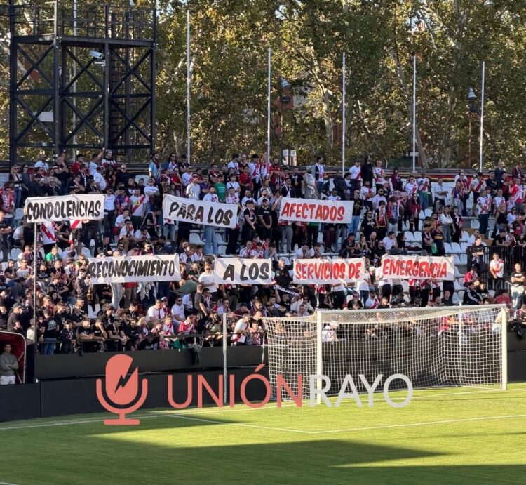 Vallecas rinde homenaje a las víctimas del accidente ferroviario de Urda y reconoce la ayuda de Bukaneros 1 d8e8d568 5763 4567 a32a 9bb6012d70ec