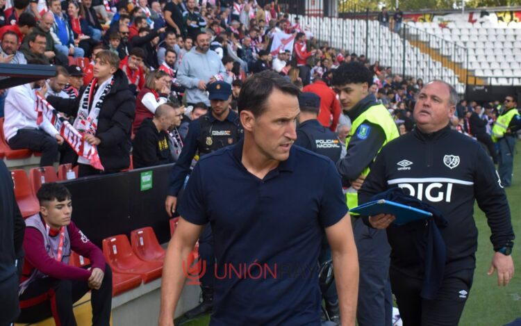 Beñat San José, impactado con la afición del Rayo tras la derrota ante el Elche 1 img 3700