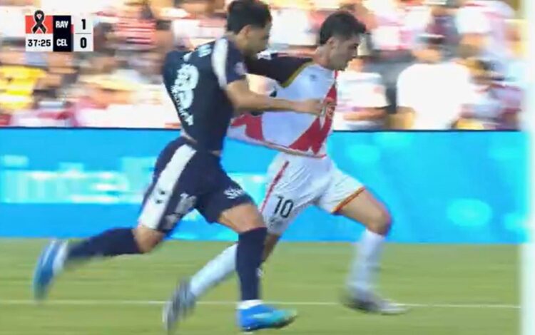 El Rayo reclamó penalti sobre Camello ante el Celta 1 img 9853